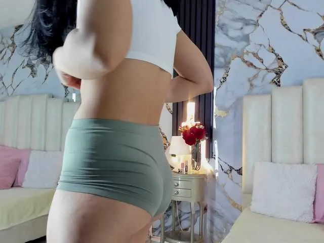 Live sex webcam photo for Lilithmars69 #292695581