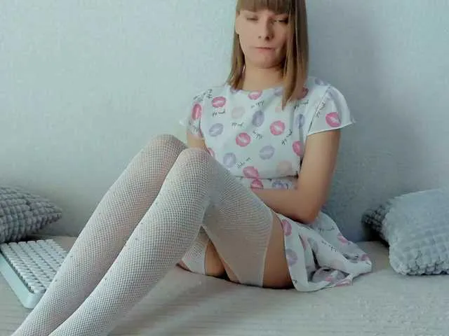 Live sex webcam photo for Liliya9 #277816690