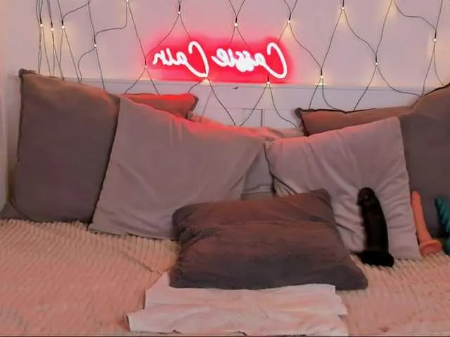 Live sex webcam photo for LillianShineX #292007718