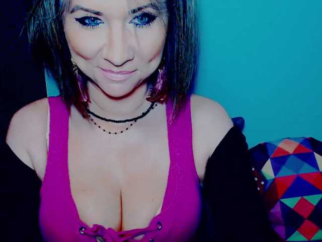 Live sex webcam photo for Lilly666 #272436747