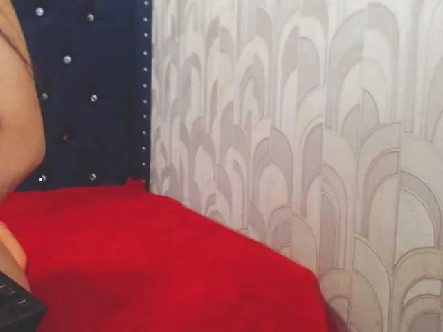 Live sex webcam photo for LillyEvans #291412320
