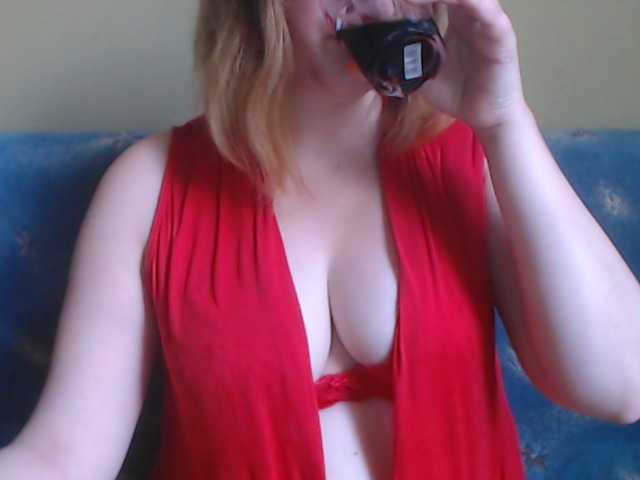 Live sex webcam photo for LillyMatts #273764357