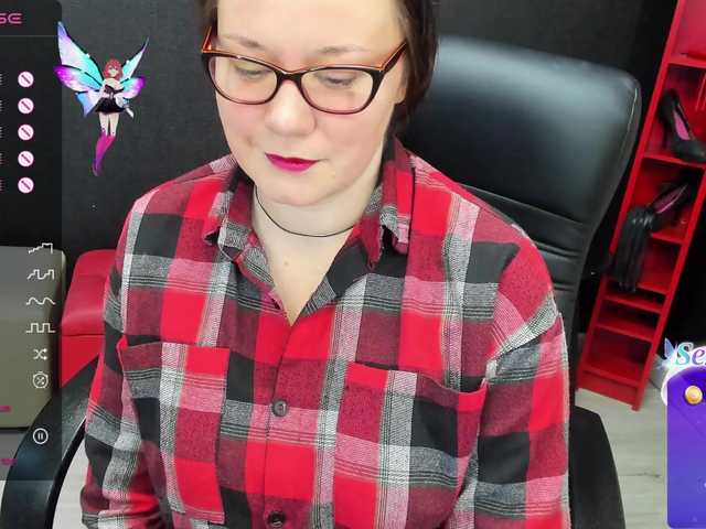 Live sex webcam photo for LillyMatts #276758884