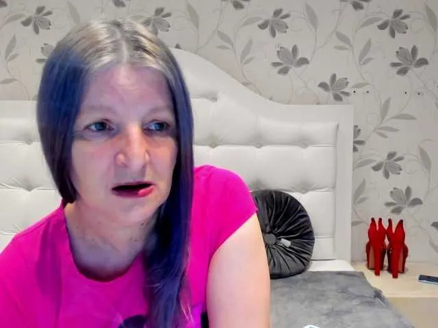 Live sex webcam photo for Lillyhott #276551070