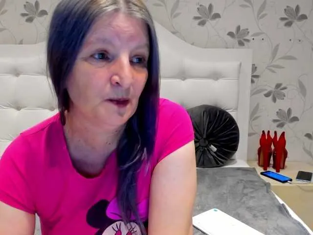 Live sex webcam photo for Lillyhott #276553281