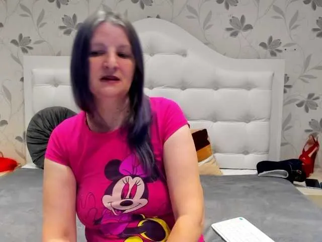 Live sex webcam photo for Lillyhott #276735372