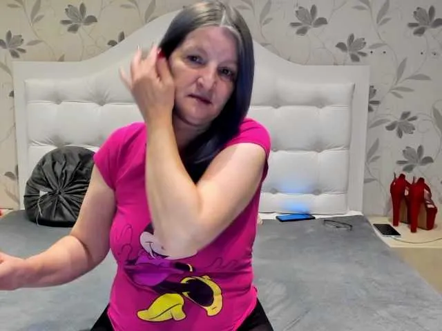 Live sex webcam photo for Lillyhott #276805852