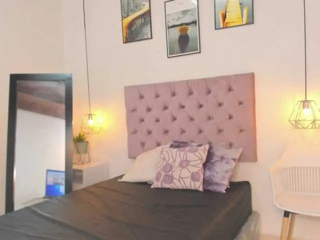 Live sex webcam photo for Lilo06 #271761945