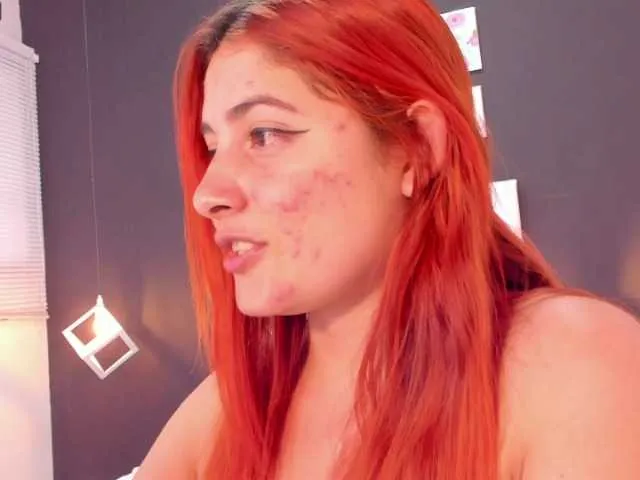 Live sex webcam photo for Lilo06 #272529701