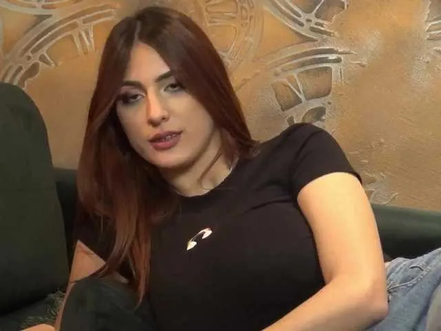 Live sex webcam photo for LilouMoulin #277111304