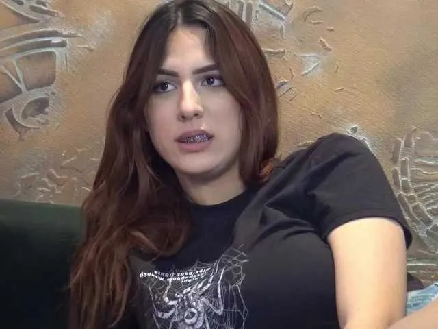 Live sex webcam photo for LilouMoulin #277222916