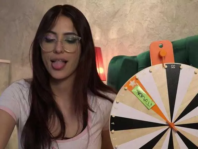 Live sex webcam photo for LilouMoulin #277651400