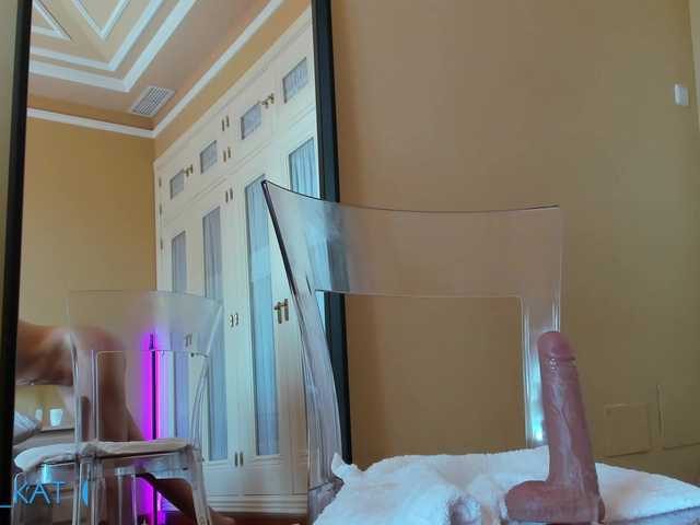 Live sex webcam photo for Liloukat #288072379