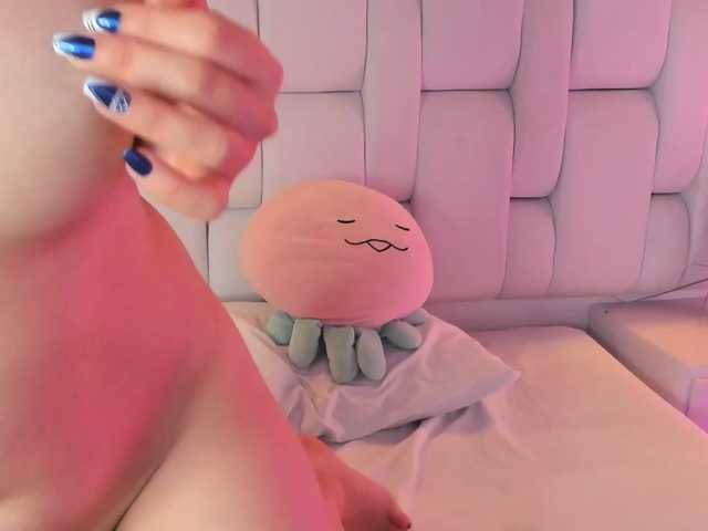 Live sex webcam photo for Lilrousess1 #275980560