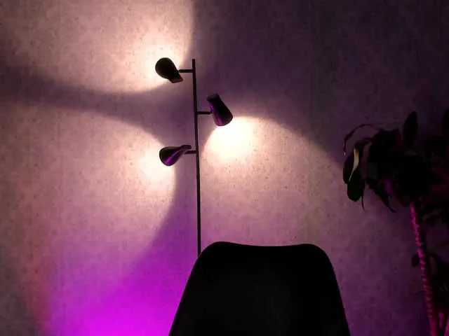 Live sex webcam photo for Lilrousess1 #276437875