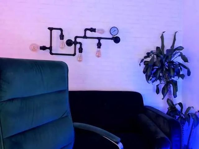 Live sex webcam photo for Lilrousess1 #276996058