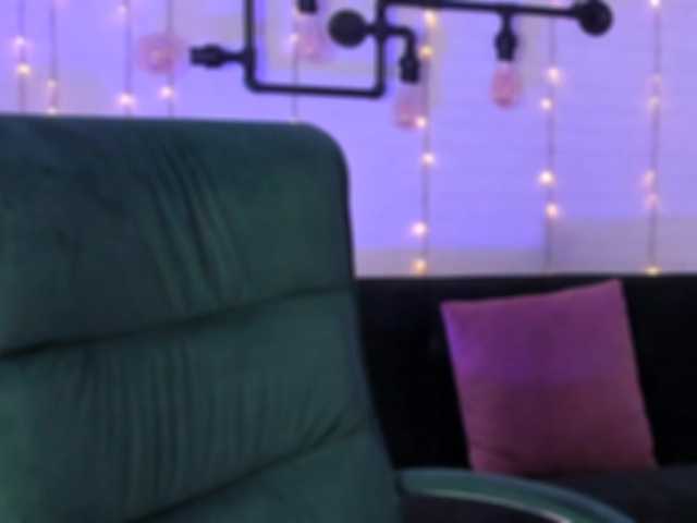 Live sex webcam photo for Lilrousess1 #277880699