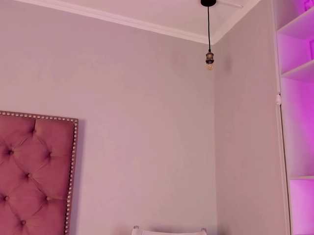 Live sex webcam photo for Lilrousess1 #285467640