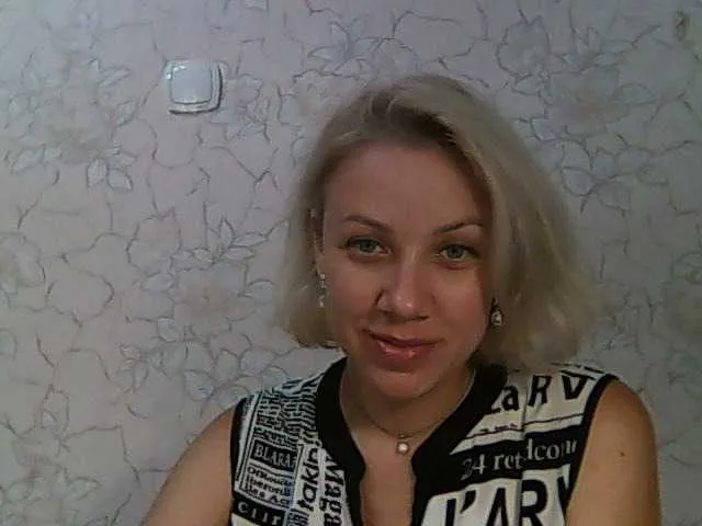 Live sex webcam photo for Lilu-9 #274238303