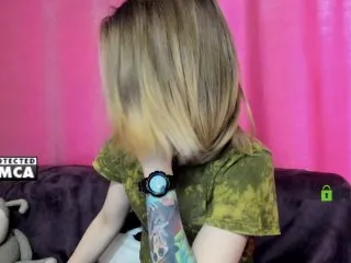 Live sex webcam photo for LiluDallass #287914570