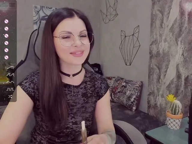 Live sex webcam photo for LiluDallass #287915751