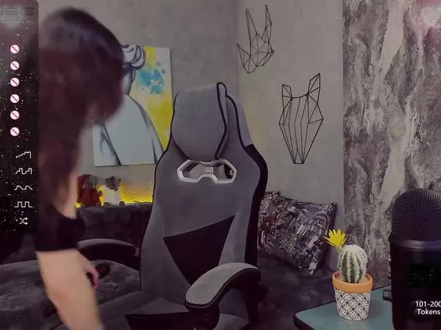 Live sex webcam photo for LiluDallass #287915762