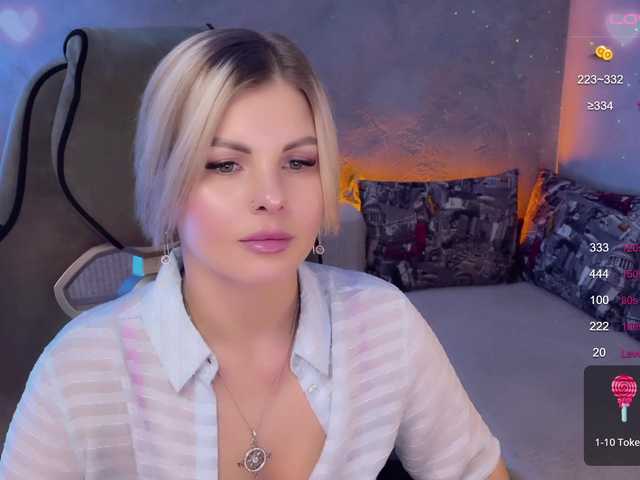 Live sex webcam photo for LiluDallass #276559152