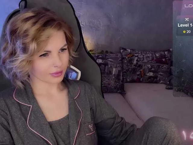 Live sex webcam photo for LiluDallass #287915954