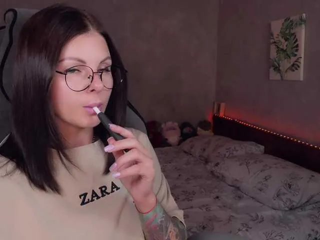 Live sex webcam photo for LiluDallass #293949036