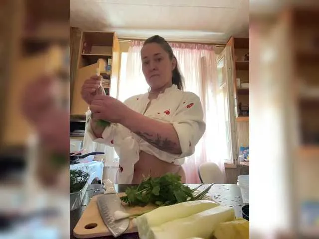 Live sex webcam photo for Lily-Vishenka #278301917