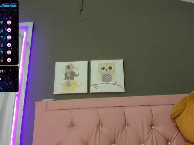 Live sex webcam photo for Lily-af #273523958