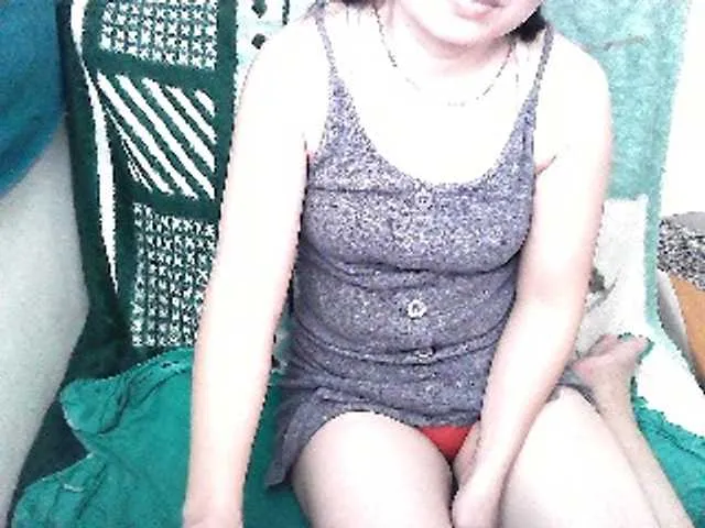 Live sex webcam photo for Lily18a #291351533