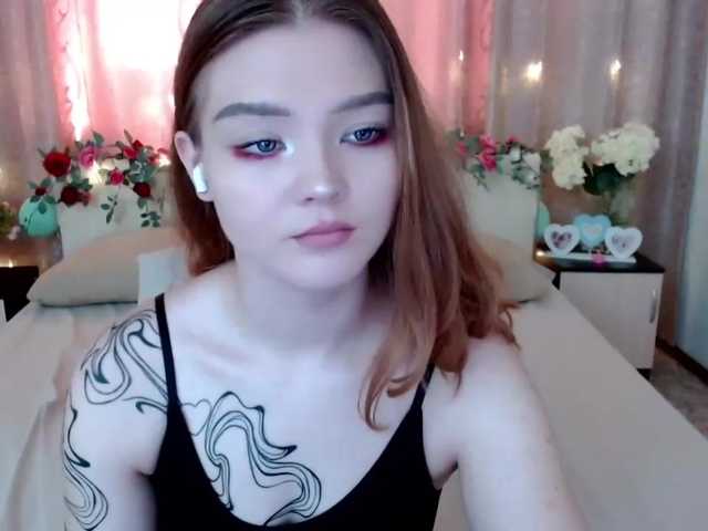 Live sex webcam photo for LilyDjo #275938652