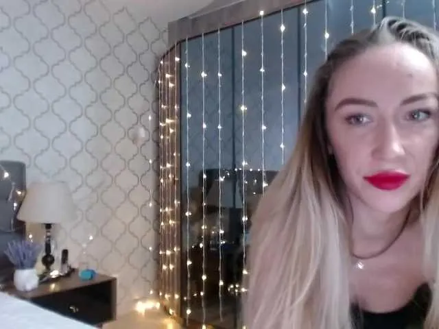 Live sex webcam photo for LilyFlow #272628359