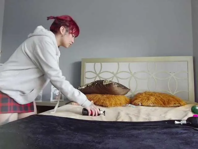 Live sex webcam photo for LilyPeache #272964622