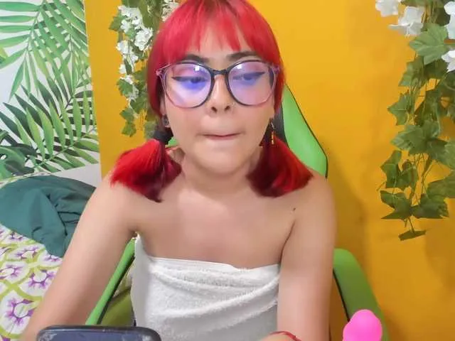 Live sex webcam photo for LilyRaee #273244443