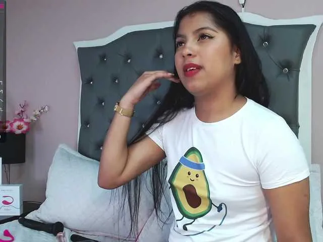 Live sex webcam photo for LilyRivera #271905343