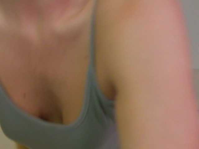 Live sex webcam photo for LilyRoselyn #291995821