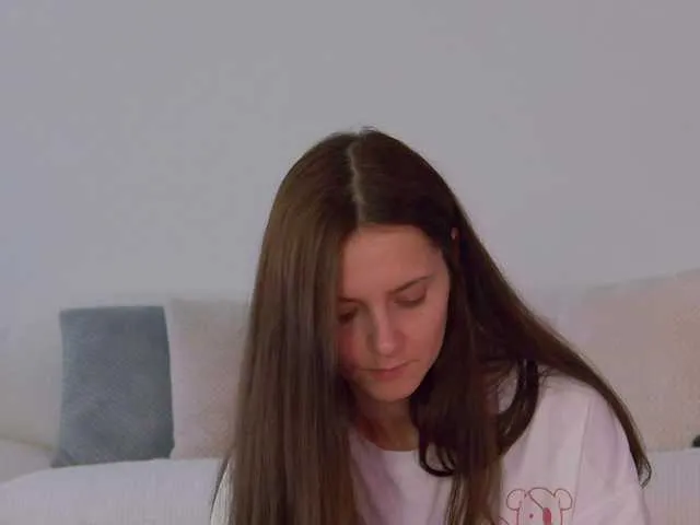 Live sex webcam photo for LilyRoselyn #292095549