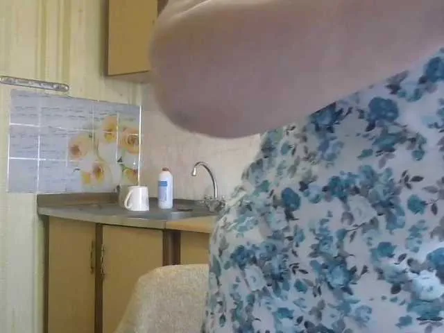 Live sex webcam photo for LilyTanya #271814029