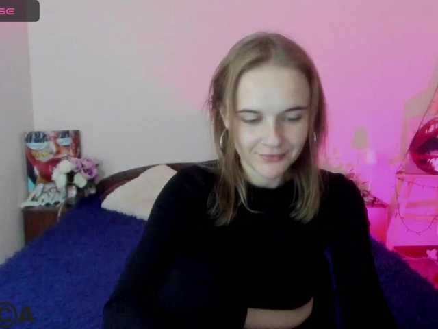 Live sex webcam photo for LilyVirs #276197319