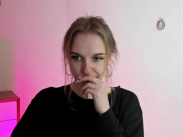 Live sex webcam photo for LilyVirs #276891904