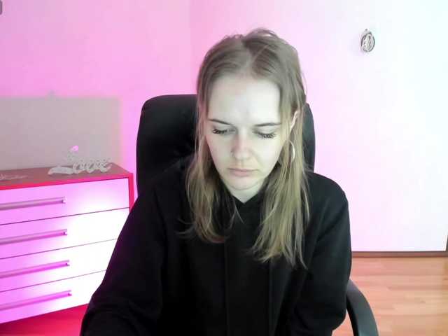 Live sex webcam photo for LilyVirs #277614369