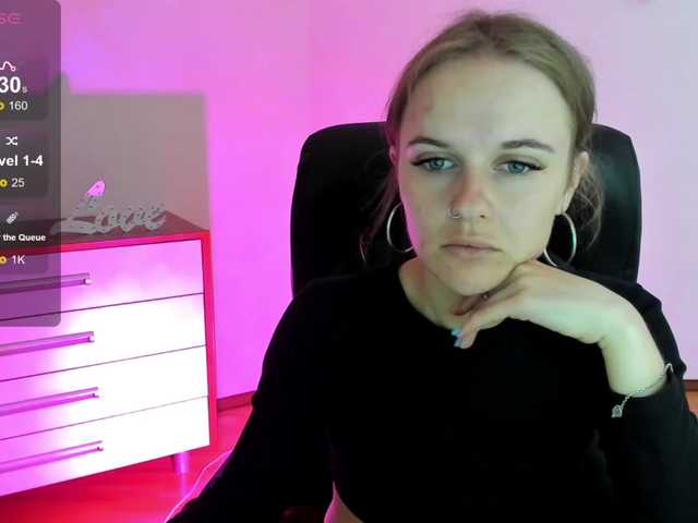 Live sex webcam photo for LilyVirs #278132657