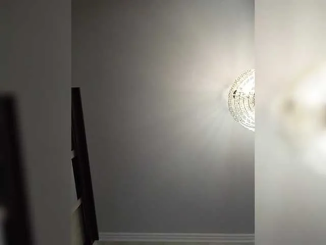 Live sex webcam photo for Lilya18 #291707470