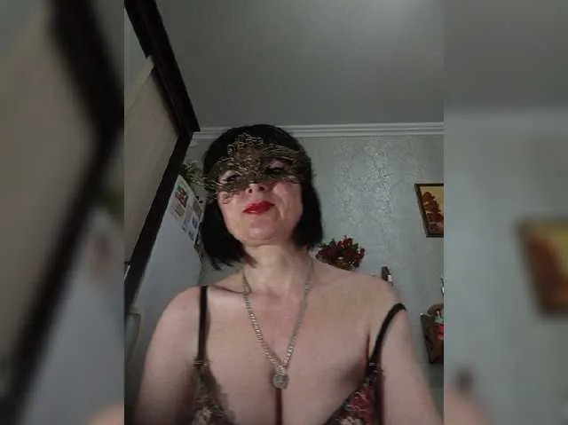 Live sex webcam photo for Lilya18 #294272385