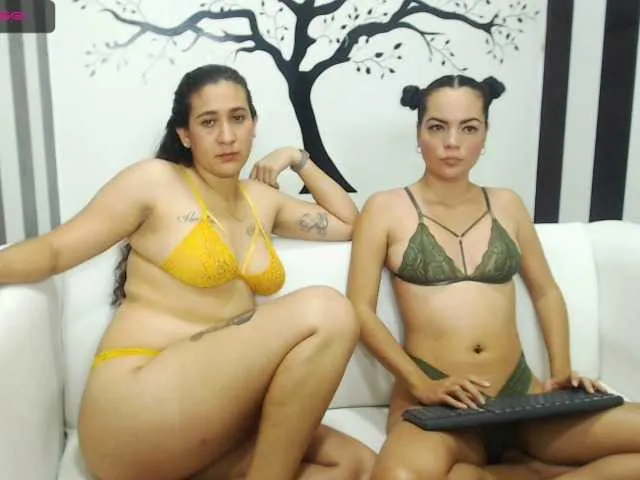Live sex webcam photo for LilyandMary #273125248