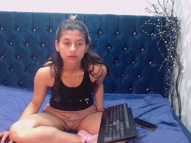 Live sex webcam photo for Lilyevansx #277012002