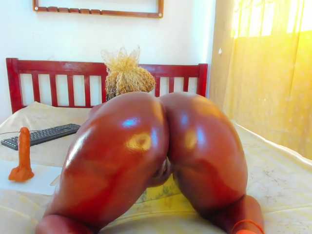 Live sex webcam photo for Lilyusk11 #291389721