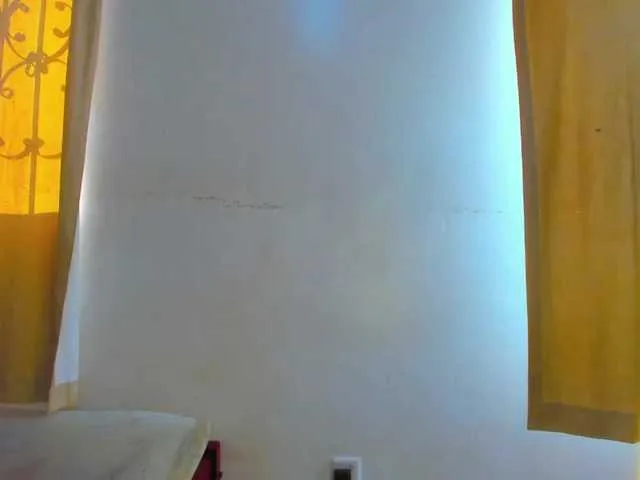 Live sex webcam photo for Lilyusk11 #291419339